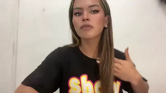 Snapshot of serpenthena_goddess chatting on October 26, 2025, 4:18 am serpenthena goddess online show from October 26, 2025, 4:18 am