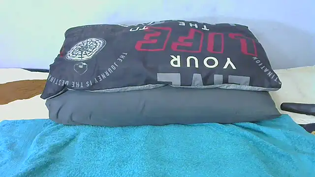 Snapshot of shy-lillyX22 chatting on October 29, 2025, 8:43 pm shy-lillyX22 online show from October 29, 2025, 8:43 pm