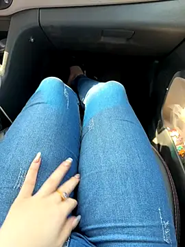 Meii-meyy online show from September 21, 2025, 7:21 am