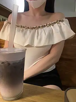 Meii-meyy online show from December 19, 2025, 10:11 am