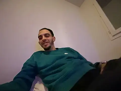 rebeu31313 online show from December 14, 2025, 3:45 am