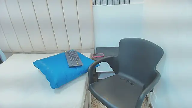 agatha dante online show from October 6, 2025, 12:57 pm