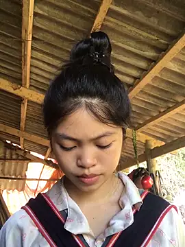 Thy00   online show from October 9, 2025, 7:28 am