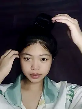 Thy00   online show from November 7, 2025, 4:18 pm