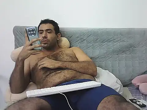 morenocabro10 online show from December 5, 2025, 3:09 pm