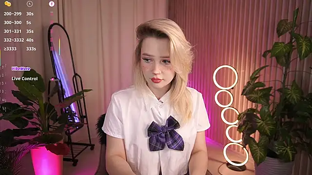 LauraWifeness online show from December 15, 2025, 6:28 am