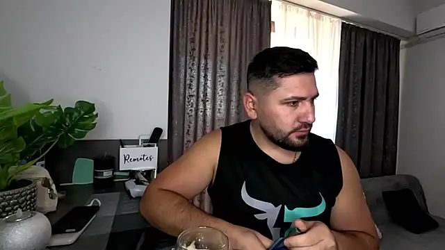 Gold Alpha Boy online show from October 15, 2025, 8:36 am