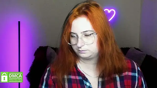 Alicia love00 online show from October 5, 2025, 5:28 am