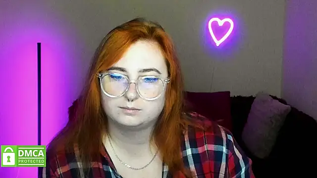 Alicia love00 online show from October 7, 2025, 5:26 am