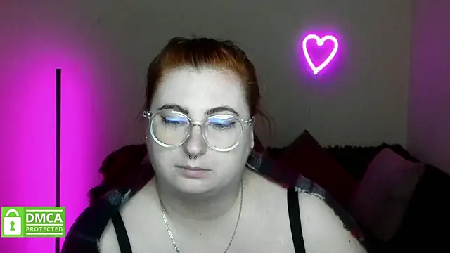 Alicia love00 online show from October 15, 2025, 5:29 am