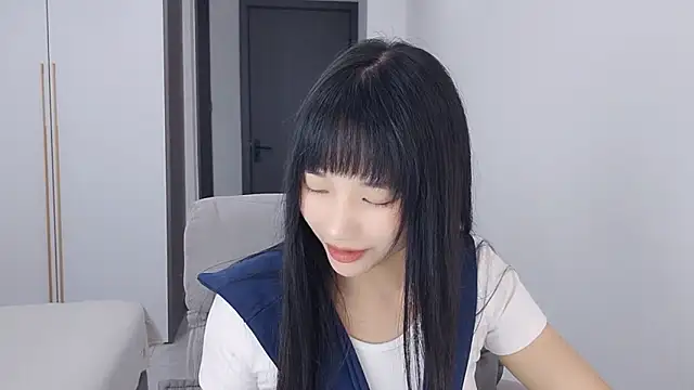 Lisa-3333 online show from September 18, 2025, 2:30 pm