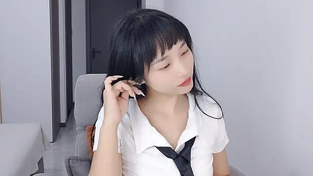 Lisa-3333 online show from October 9, 2025, 1:42 pm