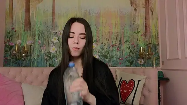 Snapshot of IvoryWood_ chatting on June 14, 2026, 7:49 pm IvoryWood online show from June 14, 2026, 7:49 pm