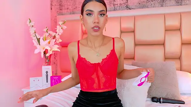 Snapshot of BellaHarper1 chatting on October 5, 2025, 2:15 pm BellaHarper1 online show from October 5, 2025, 2:15 pm