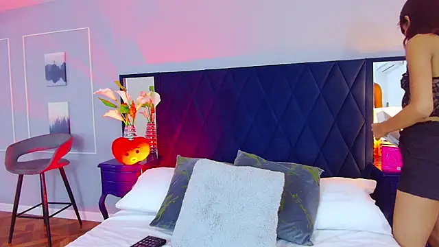 Snapshot of BellaHarper1 chatting on October 10, 2025, 1:54 pm BellaHarper1 online show from October 10, 2025, 1:54 pm