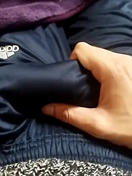 idhem   31 online show from March 13, 2026, 12:23 pm