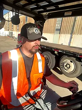 Snapshot of PuttieIn chatting on September 26, 2025, 1:59 pm PuttieIn online show from September 26, 2025, 1:59 pm