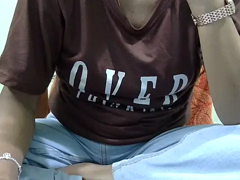 CHAMELI4747 online show from October 5, 2025, 8:12 am