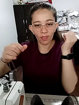 Snapshot of Isabella5_Brown_ chatting on December 1, 2025, 4:01 pm Isabella5 Brown online show from December 1, 2025, 4:01 pm