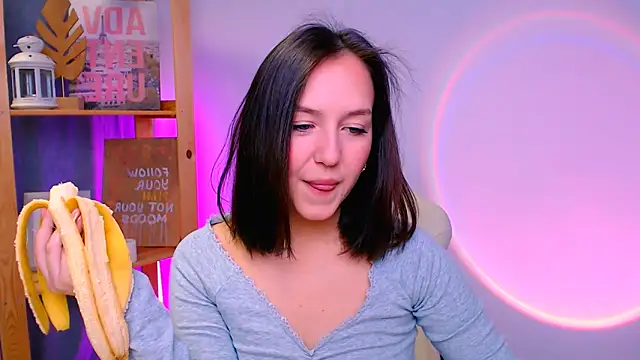 Snapshot of CindySparkl chatting on November 11, 2025, 5:29 am CindySparkl online show from November 11, 2025, 5:29 am