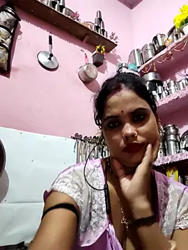 Snapshot of Cut_ragni chatting on November 1, 2025, 6:10 pm Cut ragni online show from November 1, 2025, 6:10 pm