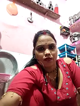 Snapshot of Cut_ragni chatting on February 27, 2026, 5:35 pm Cut ragni online show from February 27, 2026, 5:35 pm
