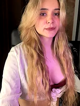 Chloe Ravens online show from October 11, 2025, 8:07 pm