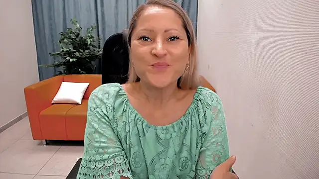 sunny lady 0 online show from September 26, 2025, 3:49 pm
