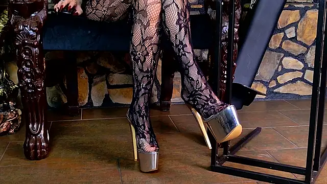 Snapshot of VanessaColby chatting on October 12, 2025, 6:18 pm VanessaColby online show from October 12, 2025, 6:18 pm