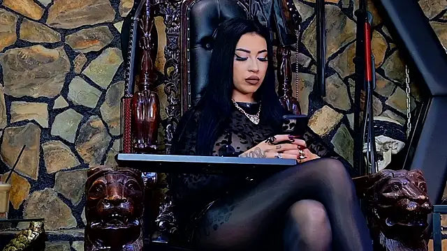 Snapshot of VanessaColby chatting on October 18, 2025, 12:06 pm VanessaColby online show from October 18, 2025, 12:06 pm