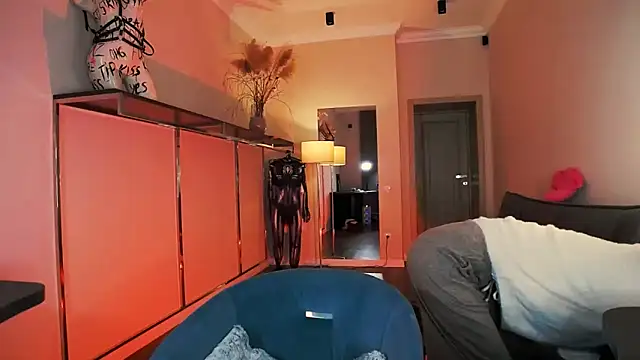 MariGven online show from November 5, 2025, 1:44 pm