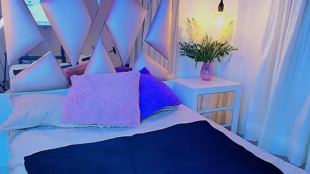 mia ailyn  online show from October 19, 2025, 5:08 am