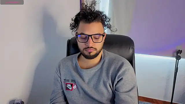 Snapshot of Ernesto-Rodriguez82 chatting on September 29, 2025, 5:51 pm Ernesto-Rodriguez82 online show from September 29, 2025, 5:51 pm