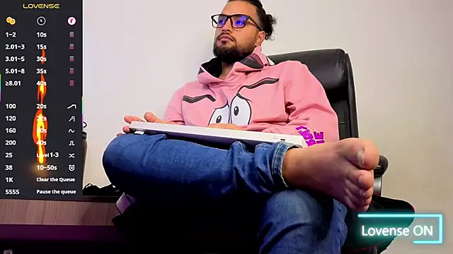 Snapshot of Ernesto-Rodriguez82 chatting on November 10, 2025, 11:26 pm Ernesto-Rodriguez82 online show from November 10, 2025, 11:26 pm