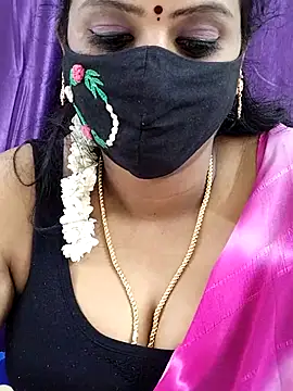 Snapshot of yoga-mithraa chatting on November 5, 2025, 4:40 pm yoga-mithraa online show from November 5, 2025, 4:40 pm