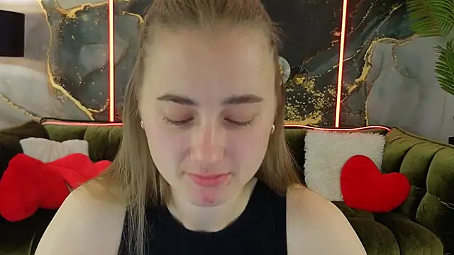 Sun Kitty  online show from September 10, 2025, 6:46 am