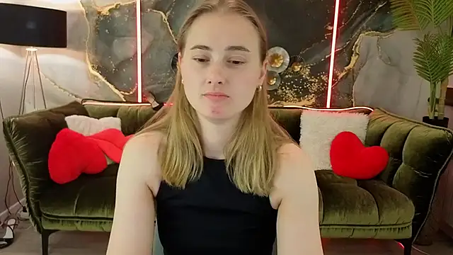 Sun Kitty  online show from September 10, 2025, 6:52 pm