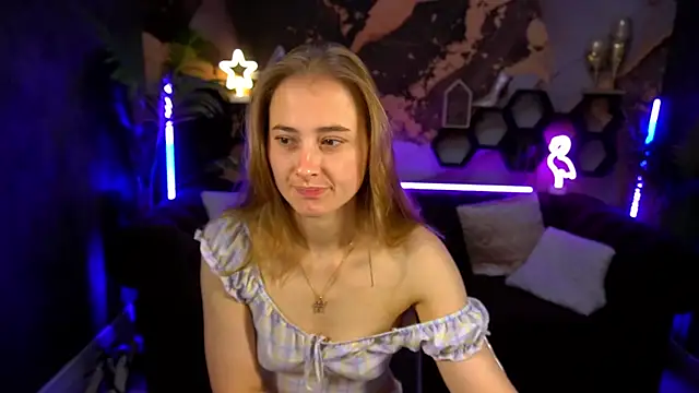 Sun Kitty  online show from September 18, 2025, 6:48 am