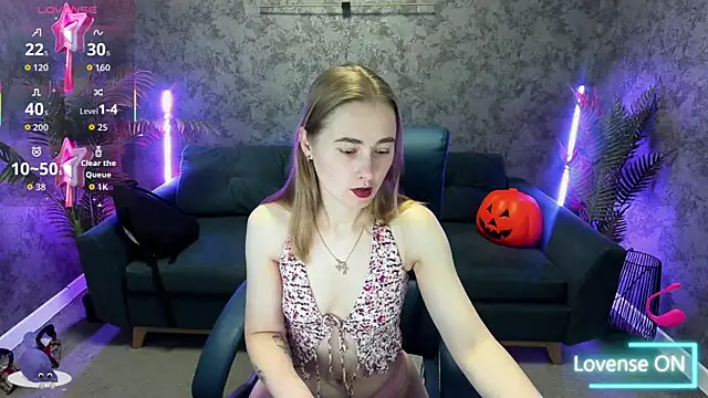 Sun Kitty  online show from November 3, 2025, 6:36 am