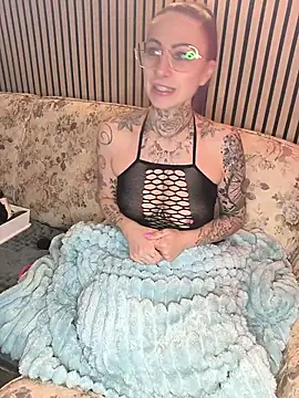 Snapshot of Dirty_Mel chatting on February 5, 2026, 7:07 pm Dirty Mel online show from February 5, 2026, 7:07 pm