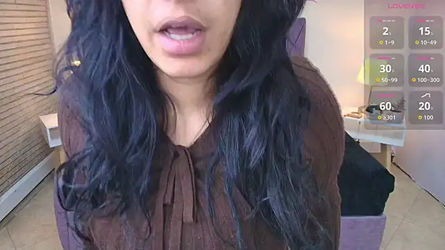 Lia Blake  online show from November 16, 2025, 12:33 pm