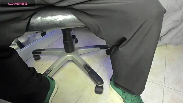 Snapshot of Jhon_snow22 chatting on October 7, 2025, 12:24 pm Jhon snow22 online show from October 7, 2025, 12:24 pm