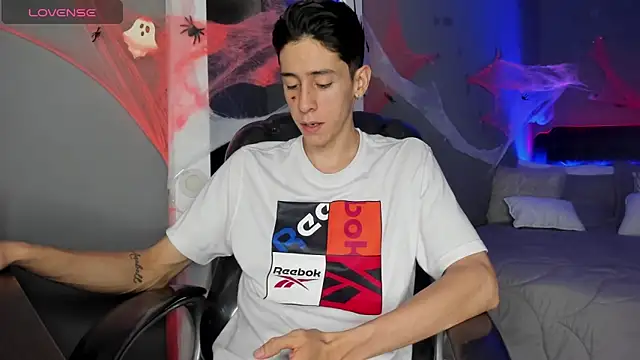 Snapshot of Jhon_snow22 chatting on October 17, 2025, 1:03 pm Jhon snow22 online show from October 17, 2025, 1:03 pm