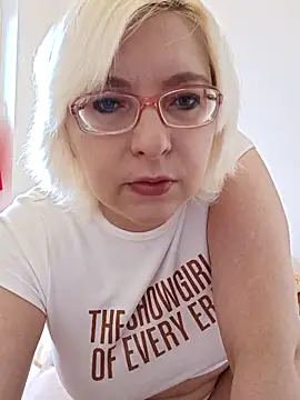 VikaKing online show from November 30, 2025, 11:47 am