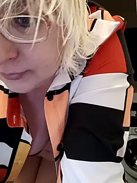 VikaKing online show from December 16, 2025, 5:07 pm