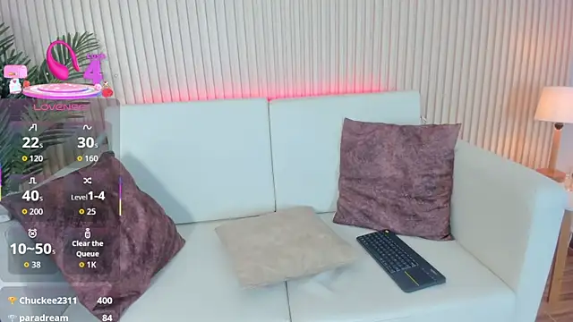 Tania 77  online show from October 8, 2025, 7:22 pm