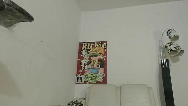 Thomasjons  online show from November 21, 2025, 2:32 am