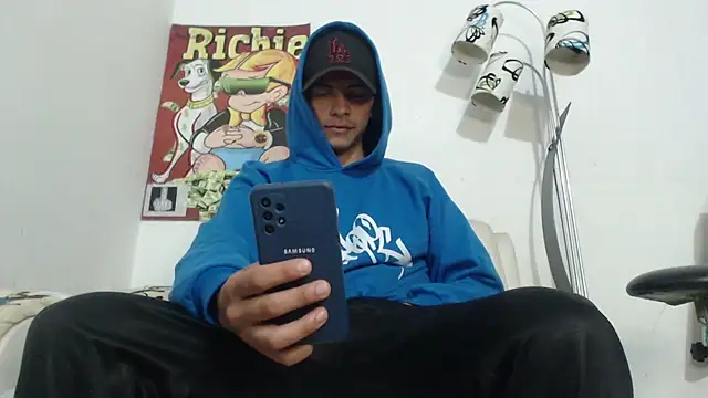 Thomasjons  online show from December 2, 2025, 1:33 am