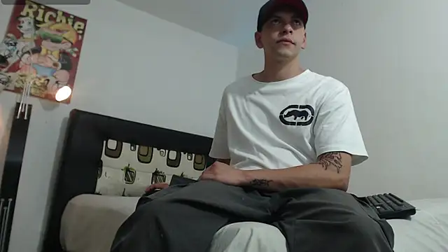 Snapshot of Thomasjons_ chatting on May 31, 2026, 4:53 am Thomasjons online show from May 31, 2026, 4:53 am