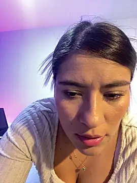  Kloee  online show from October 9, 2025, 1:14 am